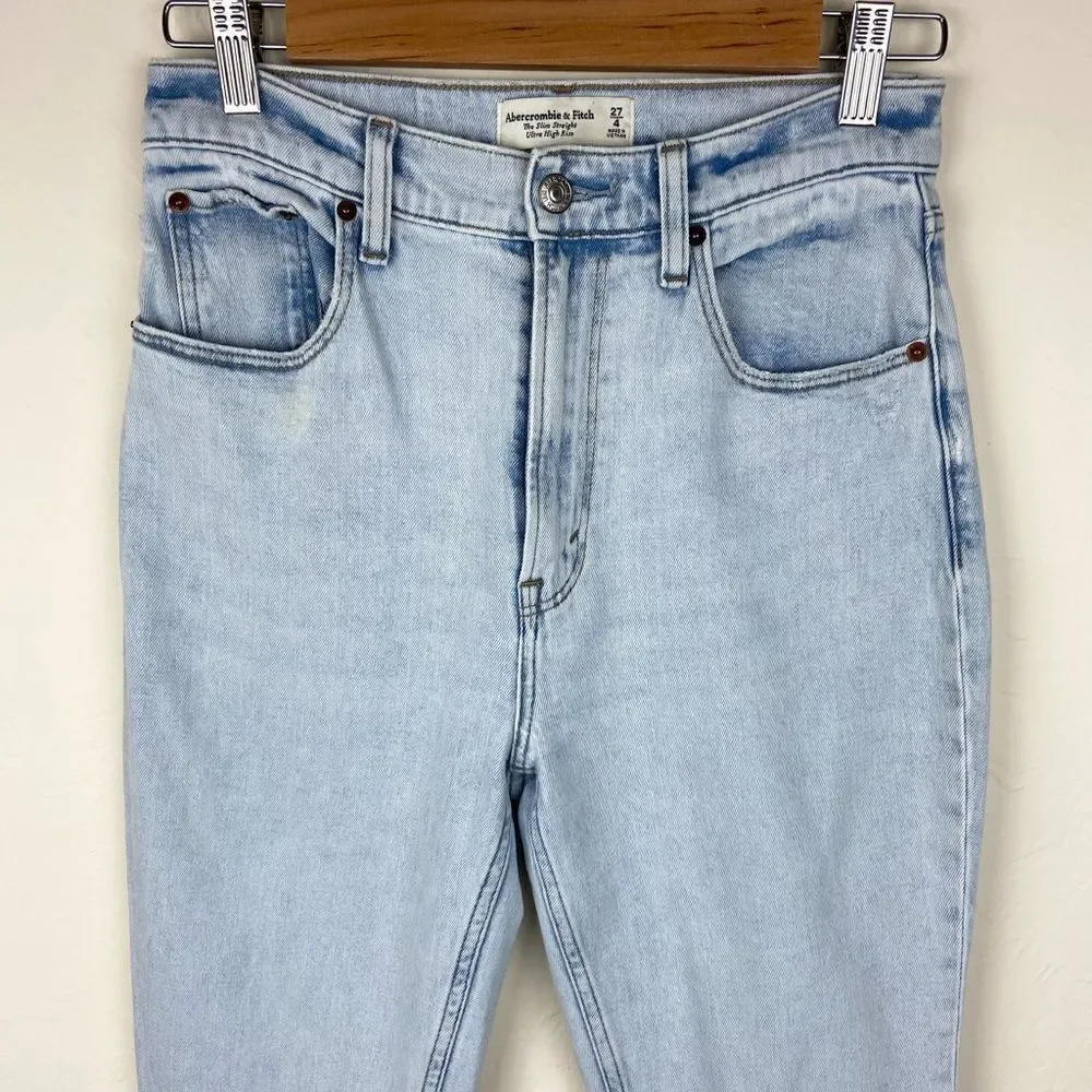 Abercrombie & Fitch Slim Straight Ultra High-Rise Jean